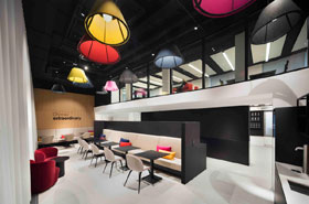  Moderne Arbeitswelten: Lichtgestaltung im New Office Design Bain & Company, München – TROPP LIGHTING DESIGN