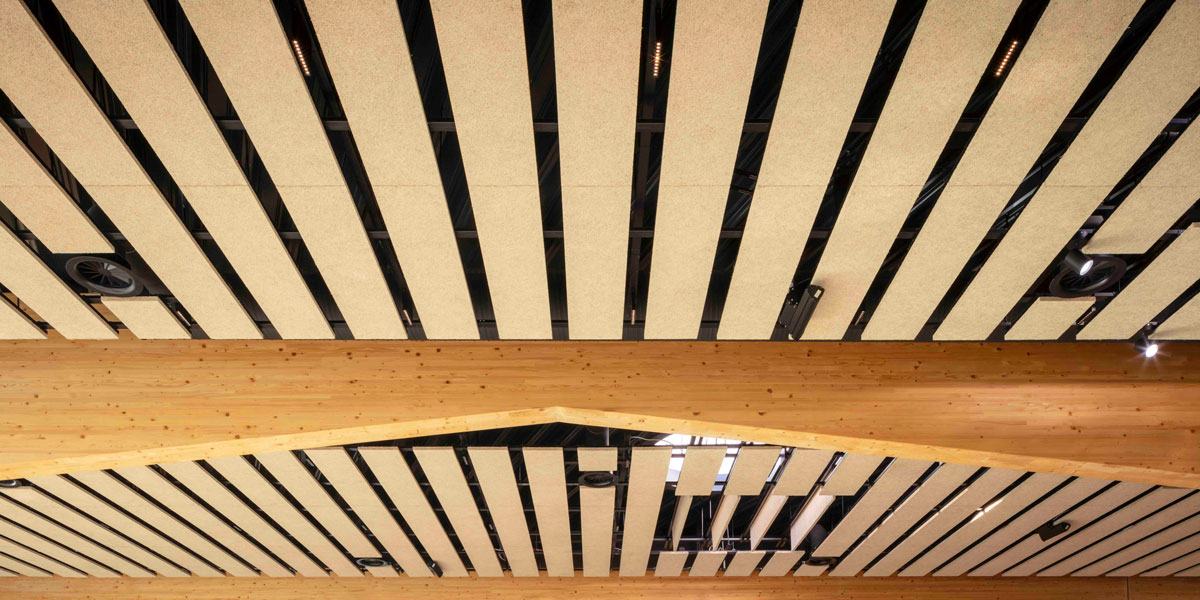 VAILLANT Betriebsrestaurant, Remscheid - Querbalken, Decke mit Akustikpaneelen - TROPP LIGHTING DESIGN