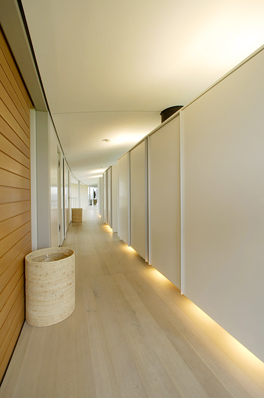 privates Wohnhaus/Architektenhaus, Düsseldorf - Schlafbereich Flure Raumtrennung - TROPP LIGHTING DESIGN
